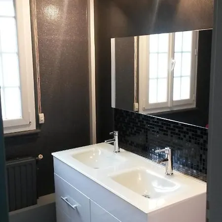 B&B La Maison D D Emmanuelle 3*