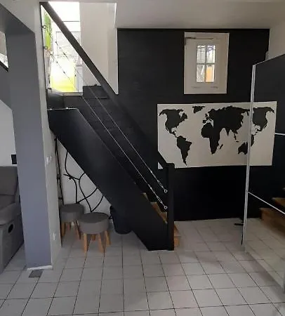 La Maison D D Emmanuelle Bed & Breakfast 3*