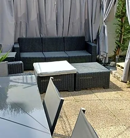 La Maison D Hôte D Emmanuelle Couette-café 3*